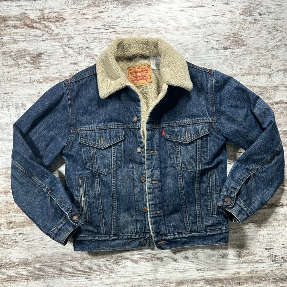 VTG Levi's Classic Blue Denim Trucker Jacket Sherpa Lining Size Small